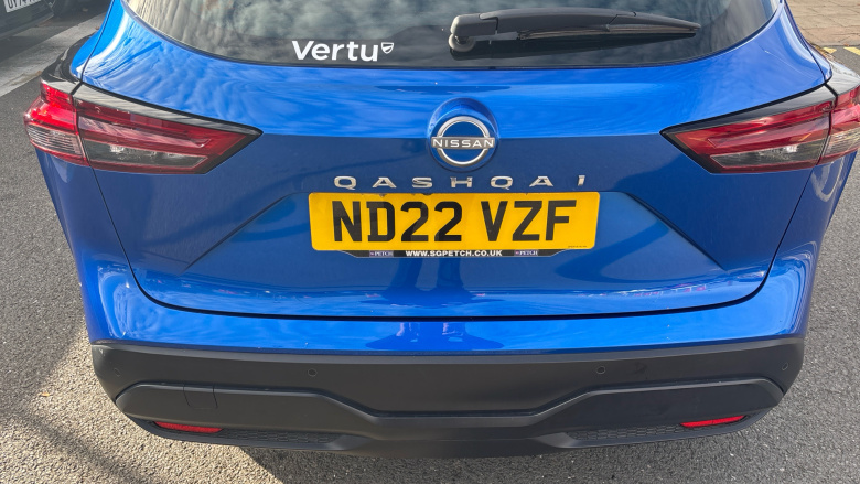 Nissan Qashqai 1.3 DiG-T MH Acenta Premium 5dr Petrol Hatchback